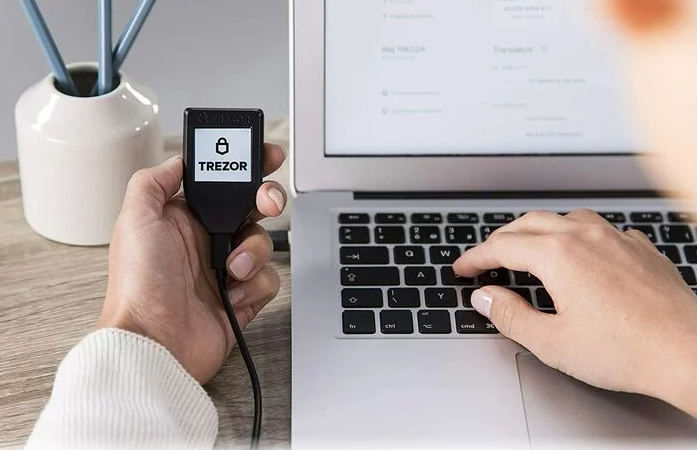 Крупная фишинговая кампания нацелена на криптовалютные кошельки Trezor