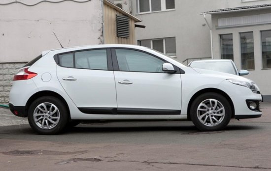 Украинцы за месяц купили почти 40 тысяч подержанных авто